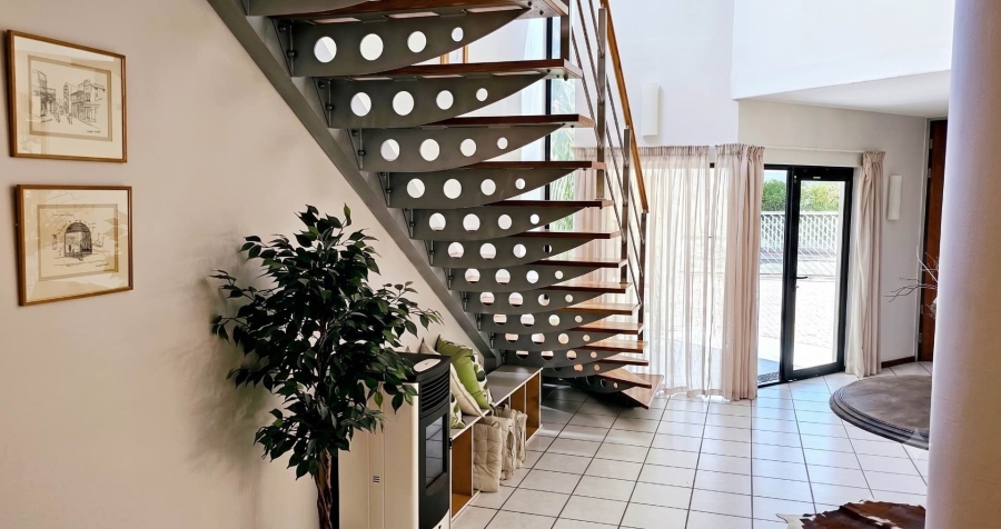 To Let 4 Bedroom Property for Rent in Sunset Beach Western Cape